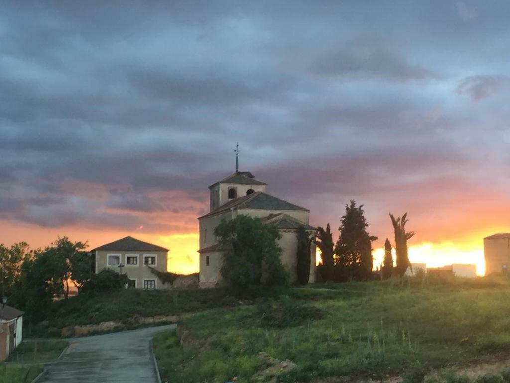 Villa El Carro Del Abuelo Villovela de Pirón Exterior foto